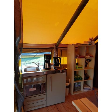 TENDA IN TELA E LEGNO 5 persone - Crusoe con servizi igienici. Arrivo alle 16:00 Partenza alle 10:00. Massimo