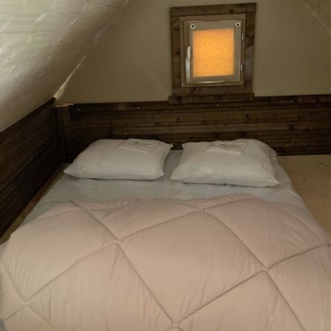 CHALET 4 personas - La cabaña con instalaciones sanitarias. Llegada a las 16.00 h. Salida a las 10.00 h. Max