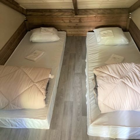 CHALET 4 people - The hut with sanitary facilities. Arrival 4pm Departure 10am. Max