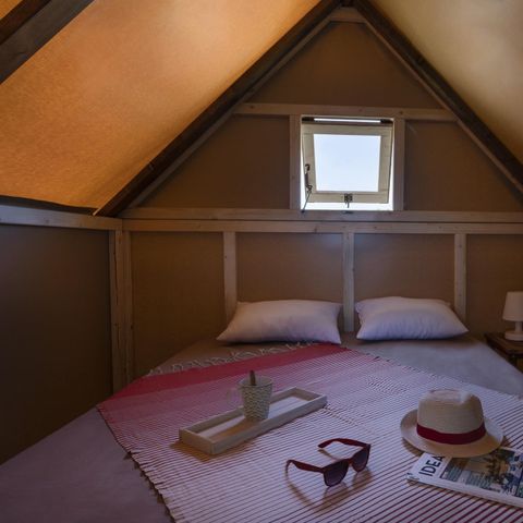 Canvas and wooden tent 4 persons - Bivouac Insolite 2 bedrooms