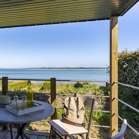 Bungalow 4 persons - 2-bedroom cabin with sea view (with private bathroom on the pitch)
