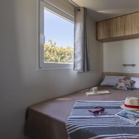 BUNGALOW 4 personen - 2-slaapkamerhut met zeezicht (met eigen badkamer op de staanplaats)