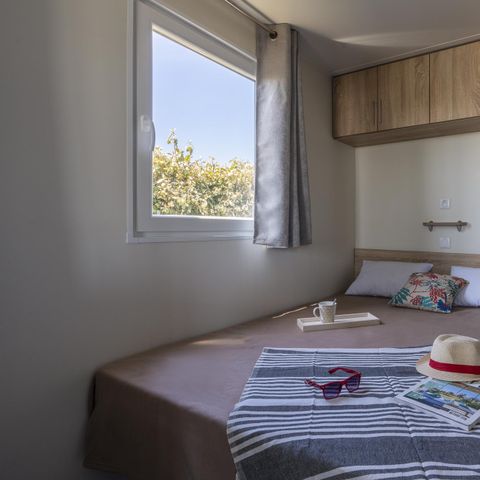 Bungalow 4 persons - 2-bedroom cabin with sea view (with private bathroom on the pitch)