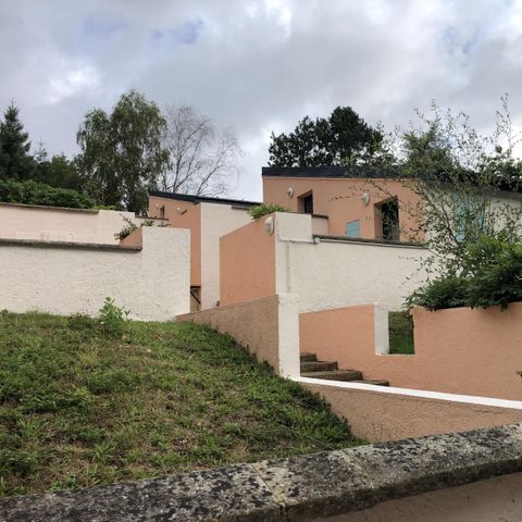 HOUSE 6 people