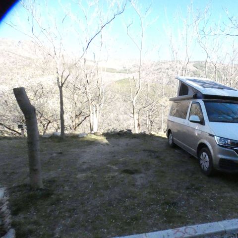 EMPLACEMENT - CAMPER