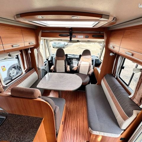 Caravan 4 persons - Dethleffs integral motorhome