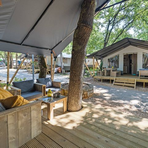 Tente en toile et en bois 4 personnes - Safaritent sanitaire