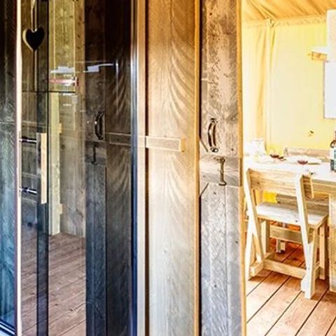 Tente en toile et en bois 6 personnes - Tente Safari Lodge | 3 Ch. | 6 Pers. | 1 SDB | Clim.