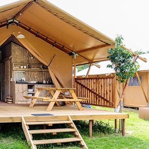 SAFARITENT 6 personen - Safari Lodge Tent | 3 Ch. | 6 Pers. | 1 SDB | Klim.