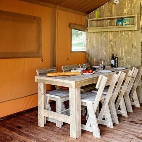 Zelt 6 Personen - 3 Schlafzimmer | 6 Schlafplätze | Halbüberdachte Terrasse | 1 Badezimmer | Klimaanlage