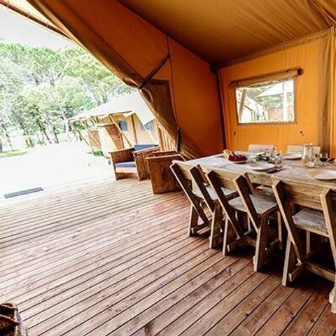 Zelt 6 Personen - 3 Schlafzimmer | 6 Schlafplätze | Halbüberdachte Terrasse | 1 Badezimmer | Klimaanlage