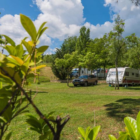 EMPLACEMENT - Grand Emplacement pour Camping-car (Forfait 2 personnes)