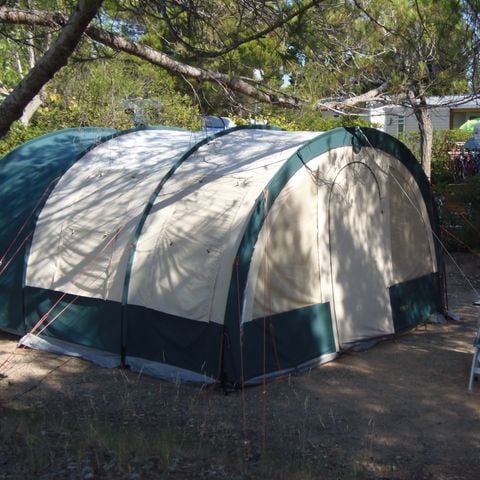 Stellplatz - PRIVILEGE 100 m² + Strom 10 A.