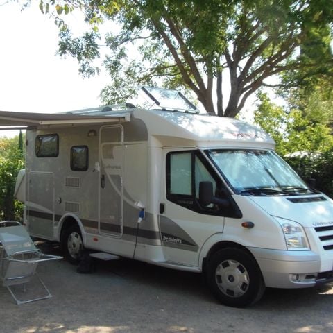 Stellplatz - PRIVILEGE 100 m² + Strom 10 A.