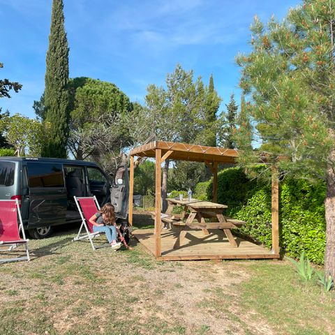 EMPLACEMENT - PRIVILEGE GARDEN 100m² + électricité 6 A.