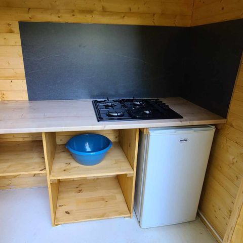 PLOT - Pre-equipped package (1 pitch / 1 dining area / 1 car / 10A electricity)