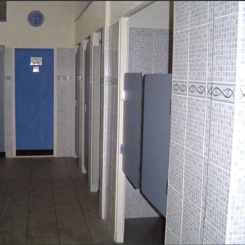 EMPLACEMENT - 1 tente, caravane ou camping-car / 1 voiture