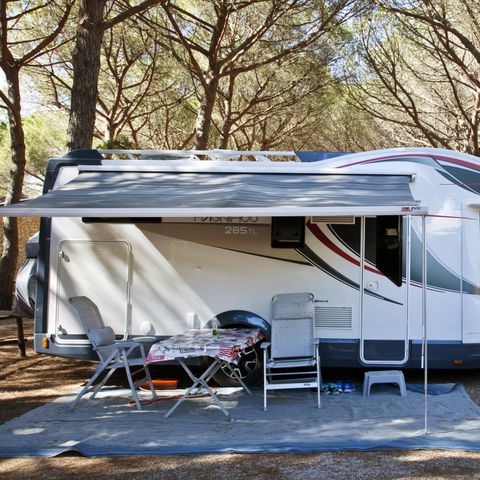 Kampeerplaats - Kampeerplaats COMFORT voor Caravan, Camping Auto