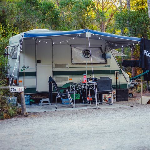 Kampeerplaats - VOOR CAMPER/CARAVAN/BUSAANHANGWAGEN TENT