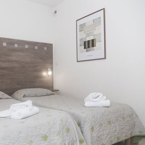 APARTMENT 4 people - 2 rooms with single beds