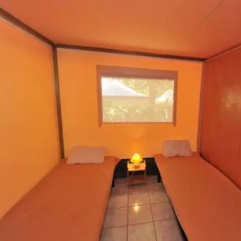 TENTE 4 personnes - Toilé meublé 20m² - 2 chambres - sans sanitaires