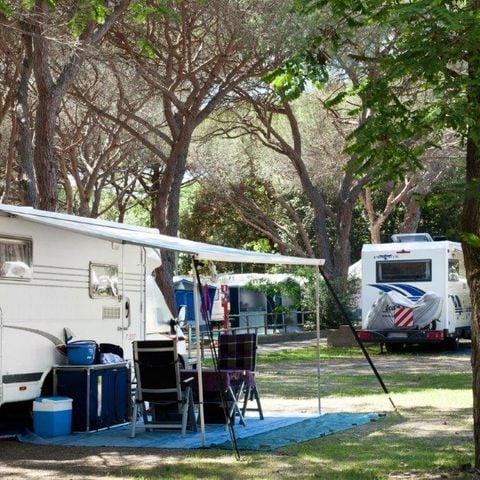 STAANPLAATS - CARAVAN/CAMPER