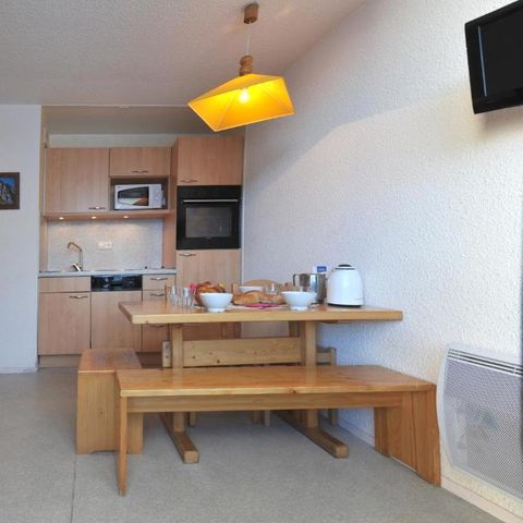 APARTMENT 4 people