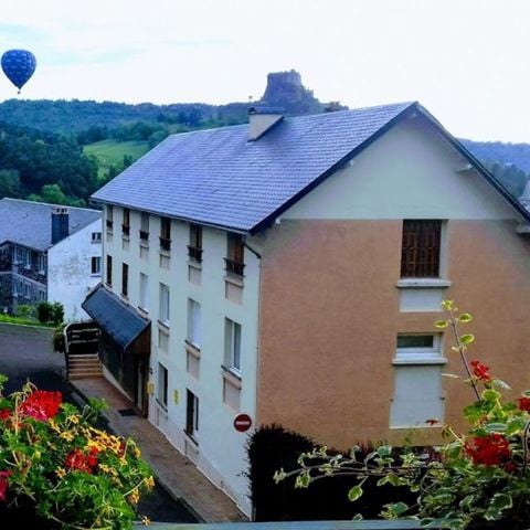 Residence Murol - Camping Puy-de-Dôme - Image N°6