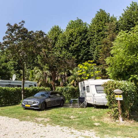 STAANPLAATS - Piazzola Camper