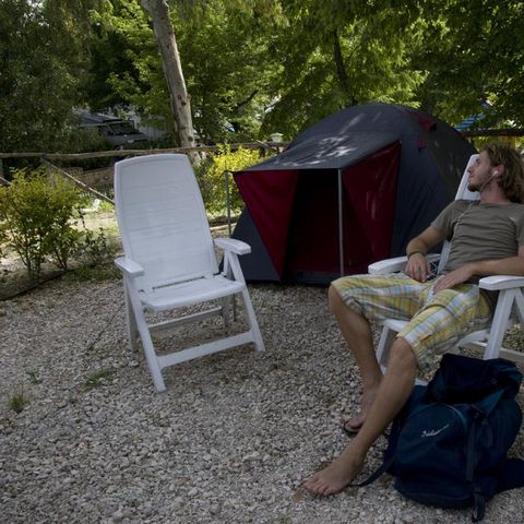 STAANPLAATS - Tentplaats - omvat niet de prijs per persoon