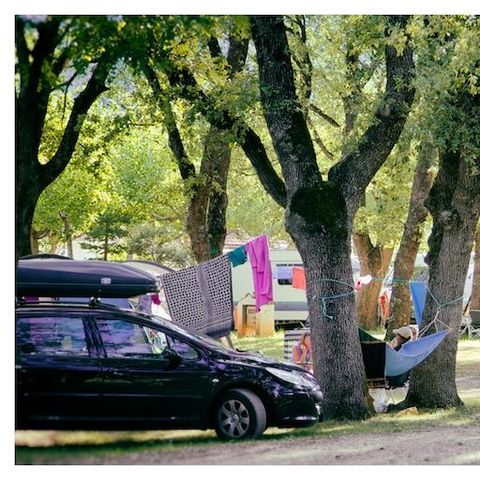 STAANPLAATS - Standplaats (auto+tent/caravan)