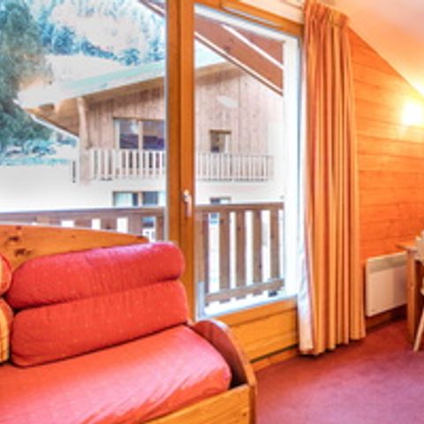 ESTUDIO 4 personas - Estudio para 4 personas con zona de dormitorio