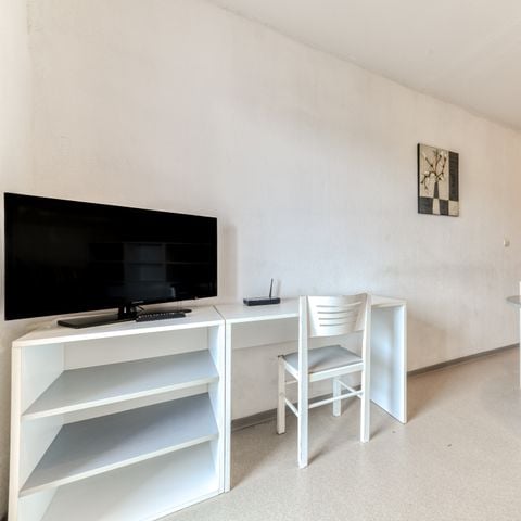 Studio 2 persons