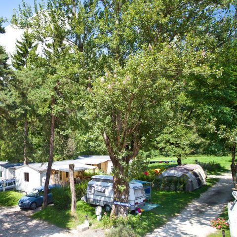 PIAZZOLA - PACCHETTO GRAND CONFORT (tenda/roulotte o camper, elettricità 10A + acqua)