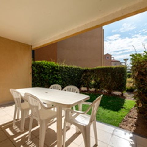 APARTMENT 6 people - 2 rooms with sleeping area sleeps 6