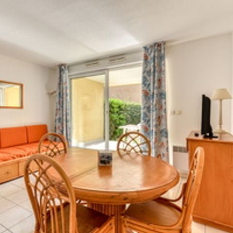 APARTEMENTO 6 personas - 2 habitaciones con zona de dormitorio para 6 personas