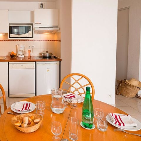 APARTEMENTO 6 personas - 2 habitaciones con zona de dormitorio para 6 personas