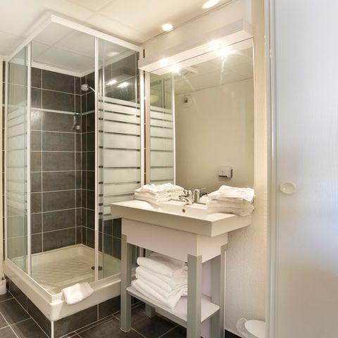 Apartment 4 persons - 2-room flat, sleeps 4, air-conditioned, pool view