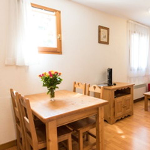 ESTUDIO 4 personas - Estudio 4 personas