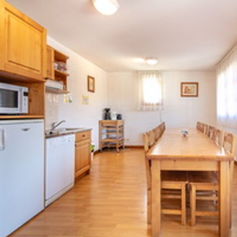Piso 12 personas - Piso de 4 habitaciones con zona de dormitorio para 12 personas