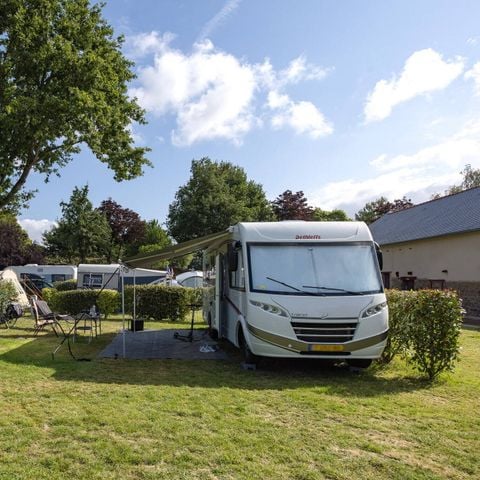 EMPLACEMENT - Emplacement | Cosy | Tente | Véhicule +7m | 100m² - 120m² | Electricité | Eau