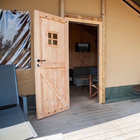 TENTE TOILE ET BOIS 6 personnes - Le luxe au bord de l'eau