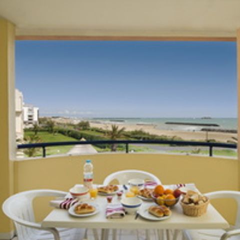 Apartment 6 persons - 2 rooms with sleeping area sleeps 6