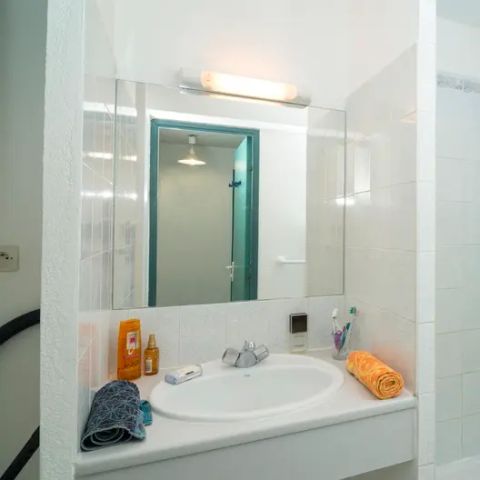 APARTEMENTO 8 personas - 3 habitaciones con zona de dormitorio para 8 personas