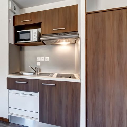 ESTUDIO 4 personas - Estudio para 4 personas con zona de dormitorio