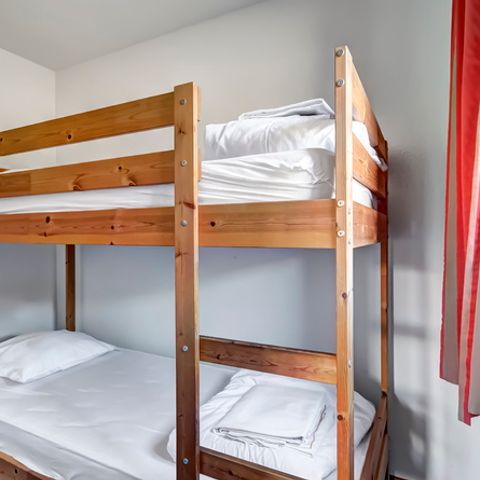 ESTUDIO 4 personas - Estudio para 4 personas con zona de dormitorio