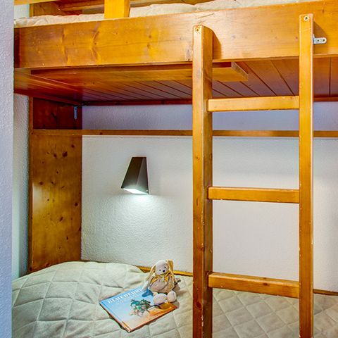 ESTUDIO 4 personas - Estudio para 4 personas con zona de dormitorio