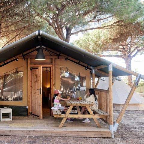 Tente en toile et en bois 4 personnes - Glamping Safari Mistral
