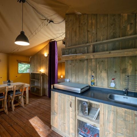 TENT 6 people - Lodge tent FONT DE GAUME 48 m² with sanitary facilities 6 pers