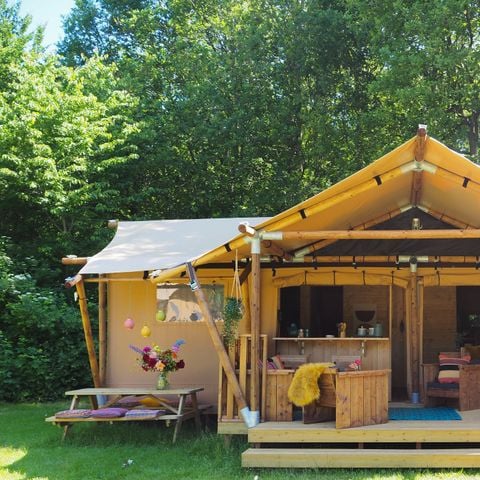 Zelt 6 Personen - Zelt Lodge NEANDERTAL 55m² mit Sanitäranlagen 6 Pers.